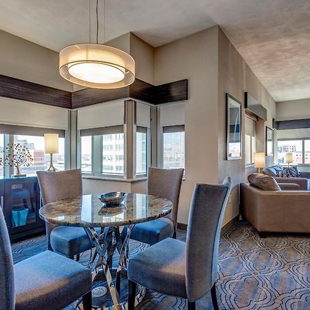 Doubletree By Hilton St. Louis Forest Park Εξωτερικό φωτογραφία