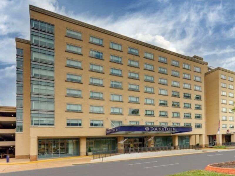 Doubletree By Hilton St. Louis Forest Park Εξωτερικό φωτογραφία