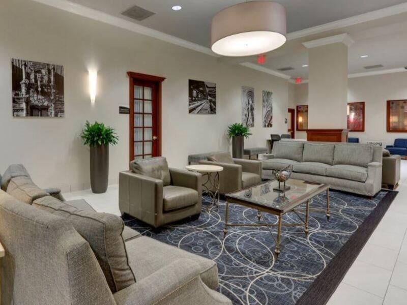 Doubletree By Hilton St. Louis Forest Park Εξωτερικό φωτογραφία