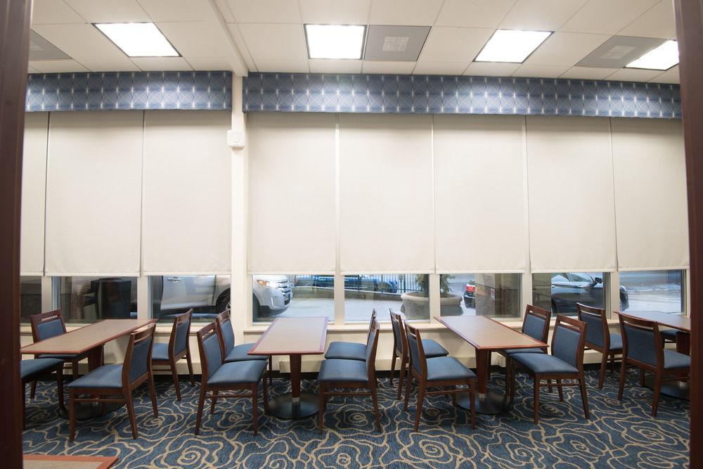 Doubletree By Hilton St. Louis Forest Park Εξωτερικό φωτογραφία