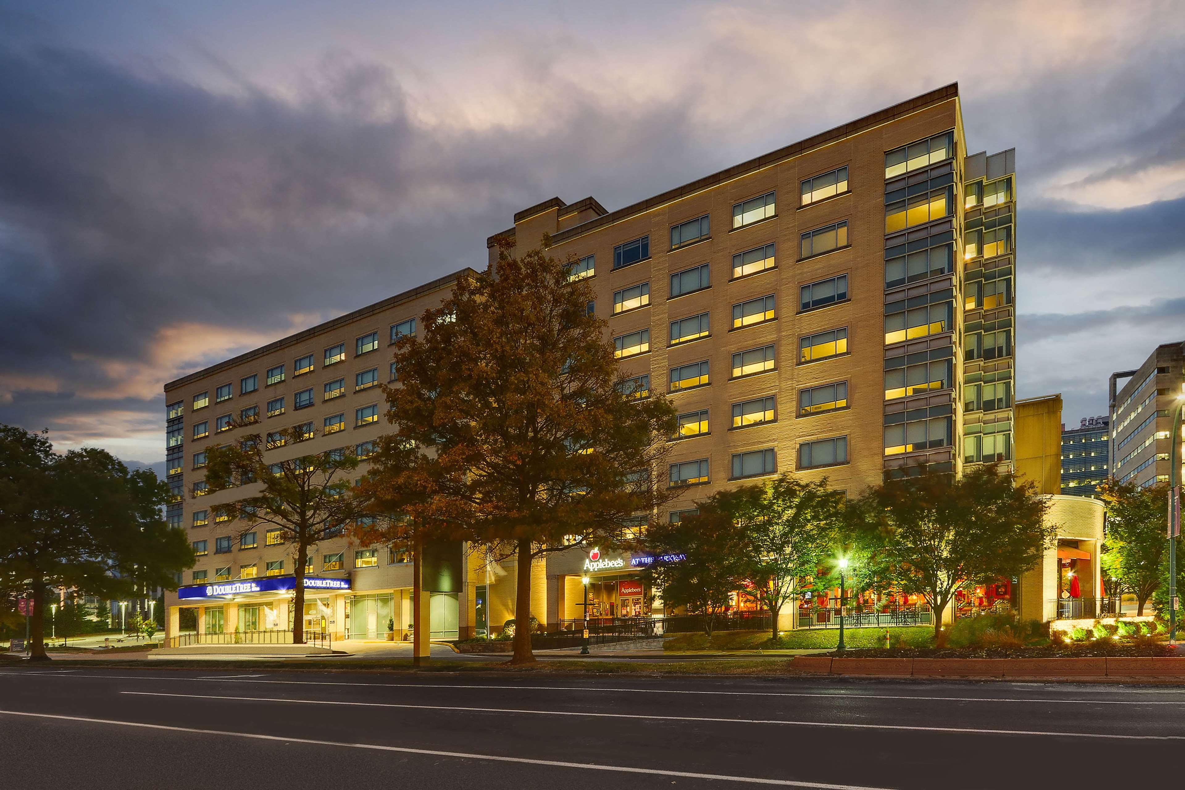 Doubletree By Hilton St. Louis Forest Park Εξωτερικό φωτογραφία