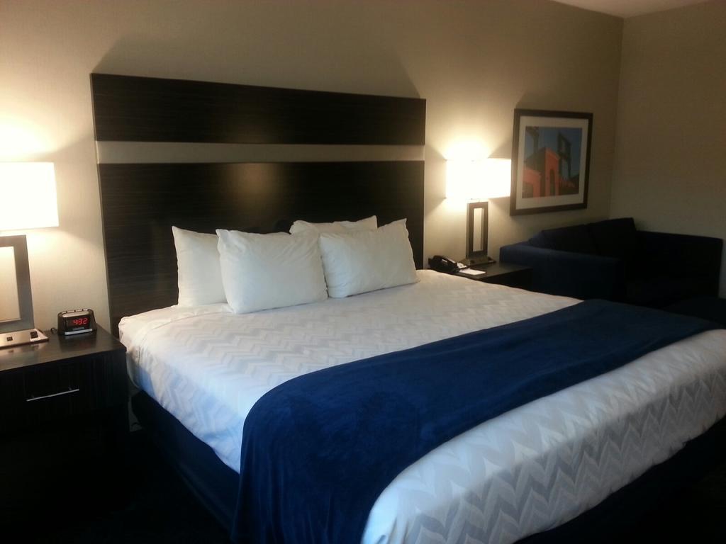 Doubletree By Hilton St. Louis Forest Park Εξωτερικό φωτογραφία