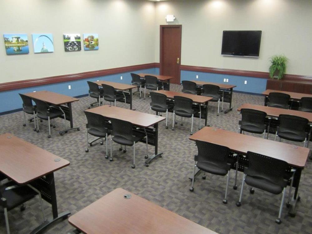 Doubletree By Hilton St. Louis Forest Park Εξωτερικό φωτογραφία