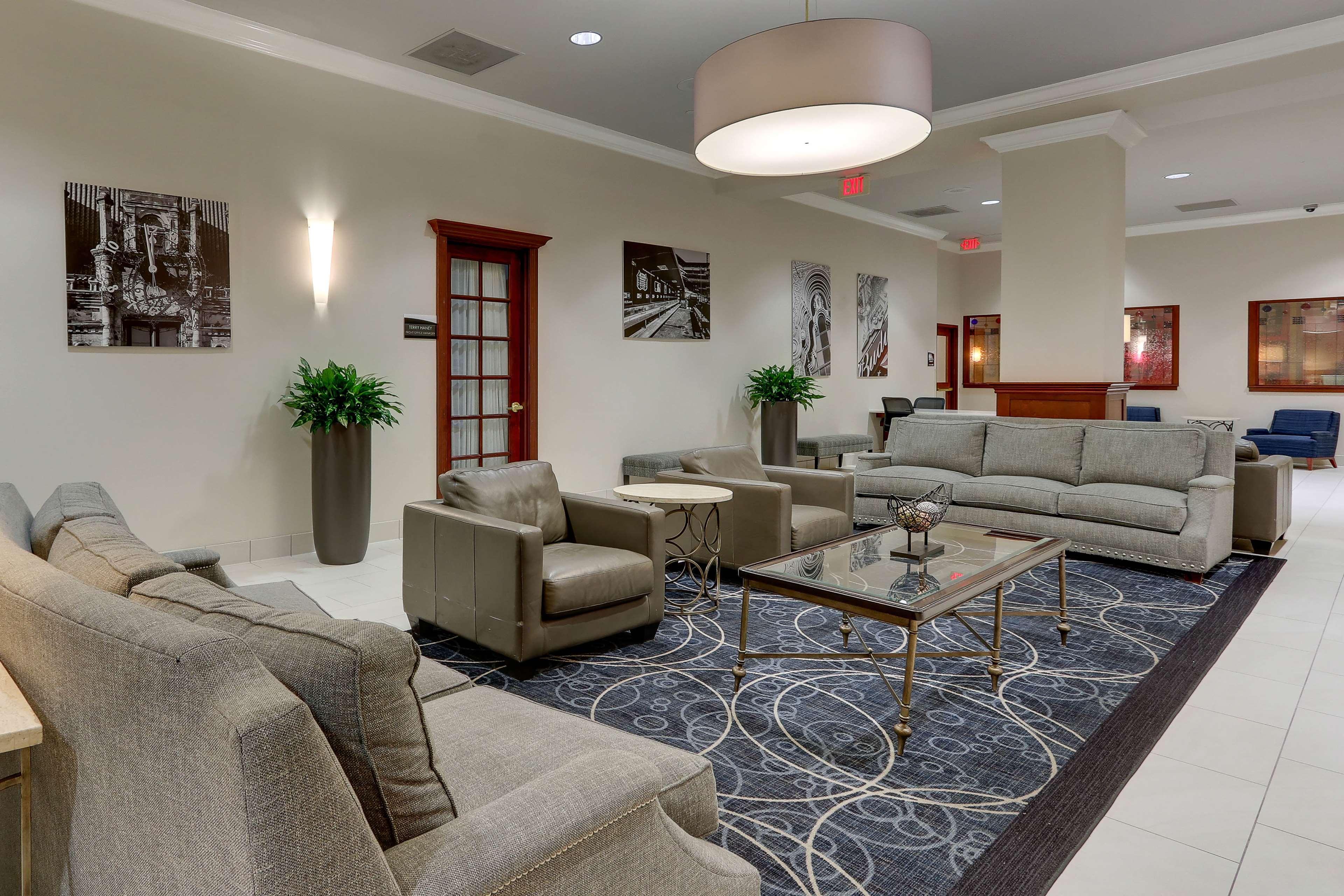 Doubletree By Hilton St. Louis Forest Park Εξωτερικό φωτογραφία
