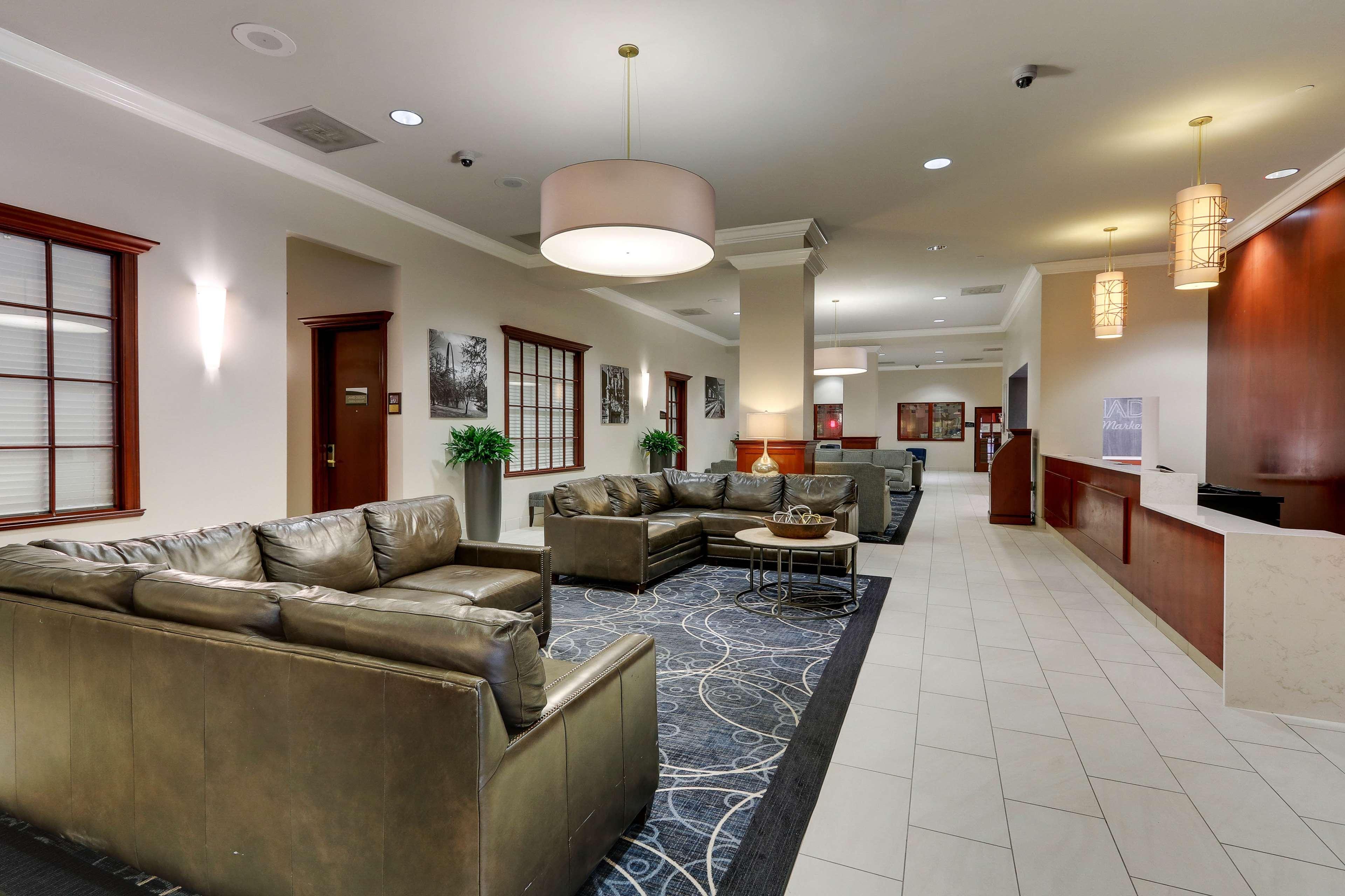 Doubletree By Hilton St. Louis Forest Park Εξωτερικό φωτογραφία