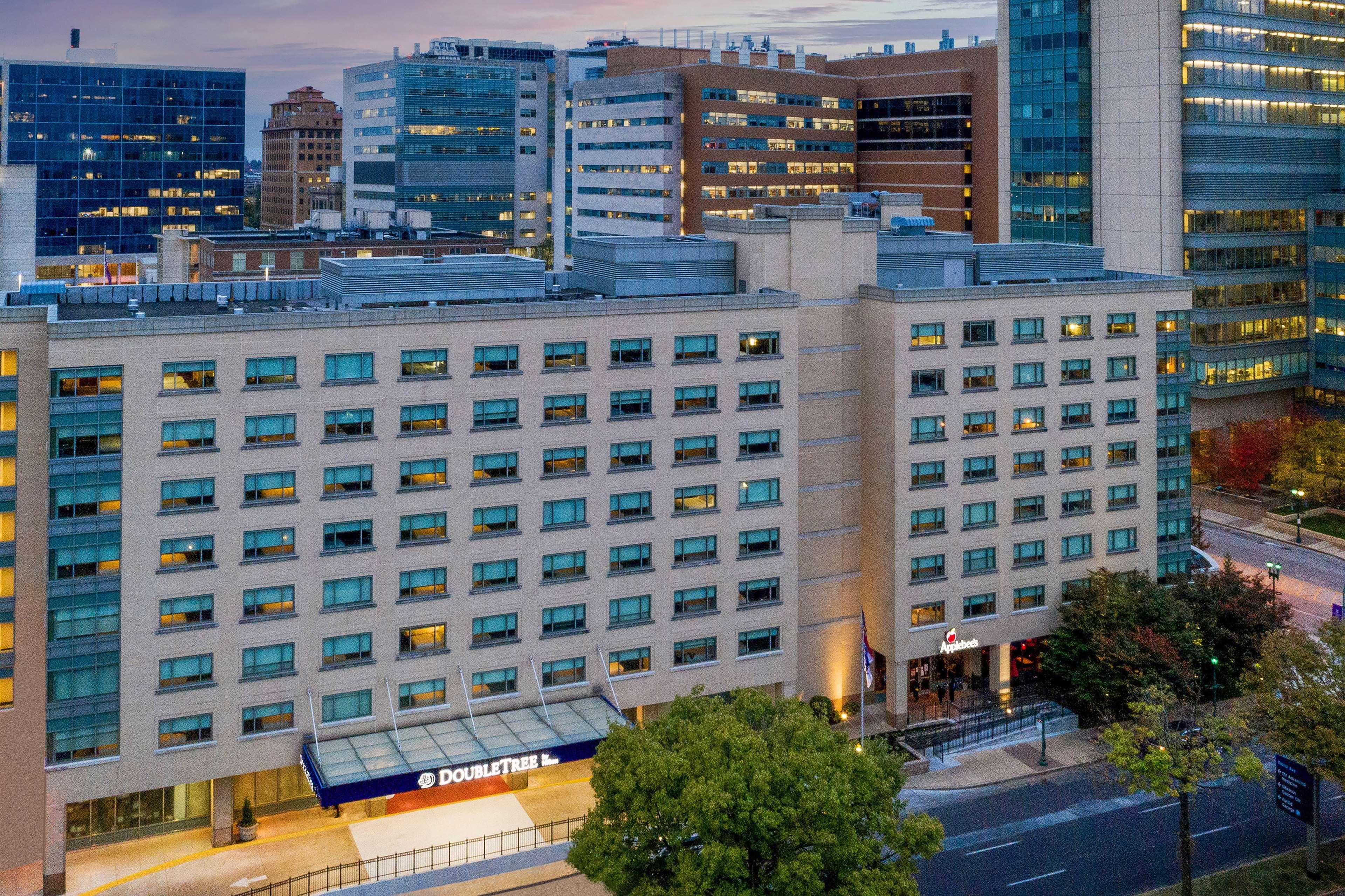 Doubletree By Hilton St. Louis Forest Park Εξωτερικό φωτογραφία