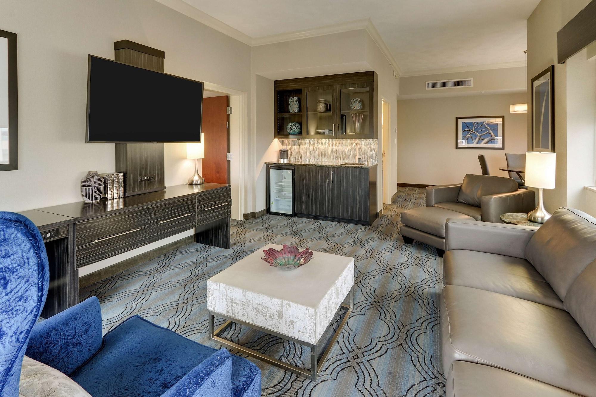 Doubletree By Hilton St. Louis Forest Park Εξωτερικό φωτογραφία