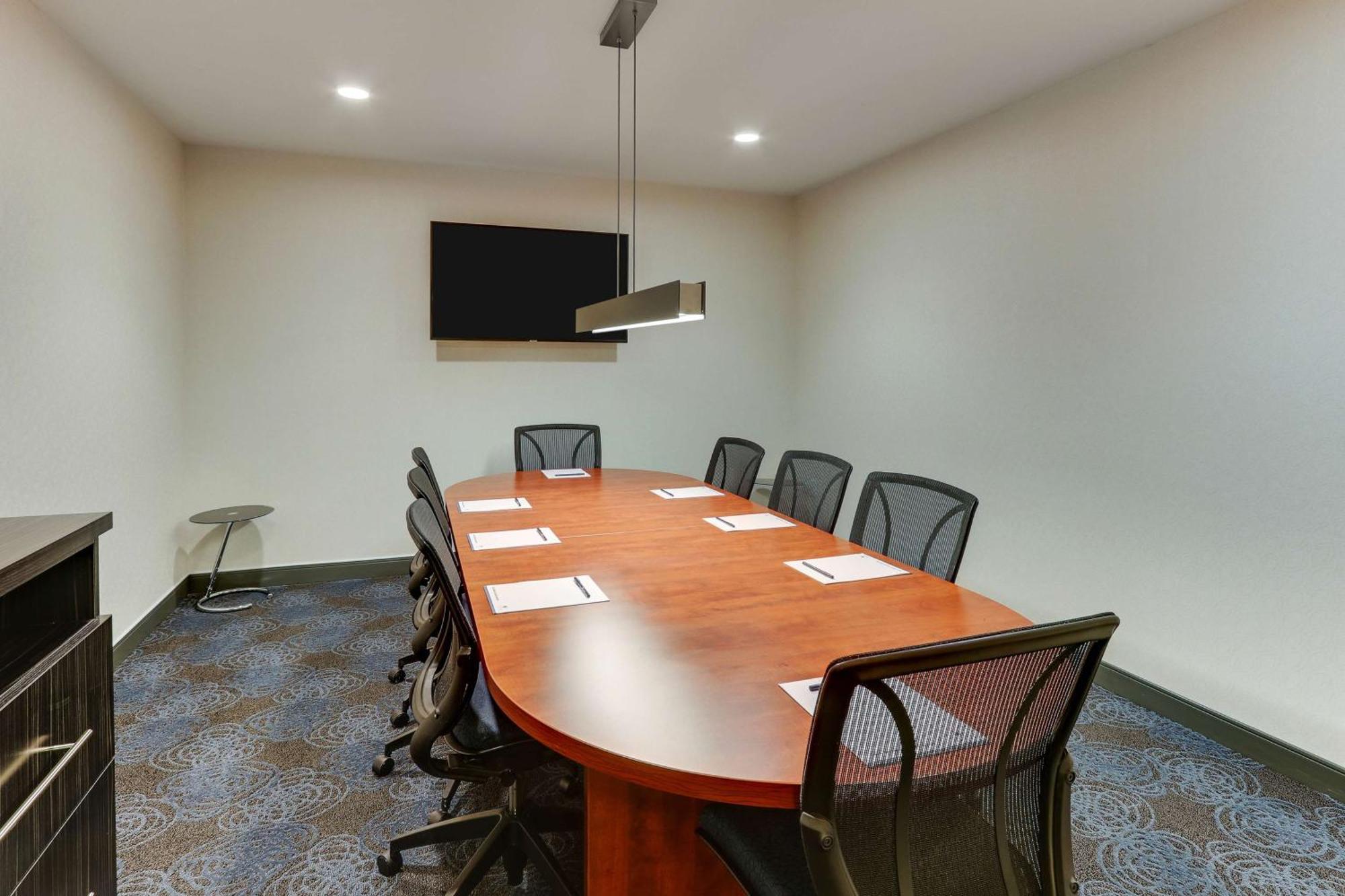 Doubletree By Hilton St. Louis Forest Park Εξωτερικό φωτογραφία