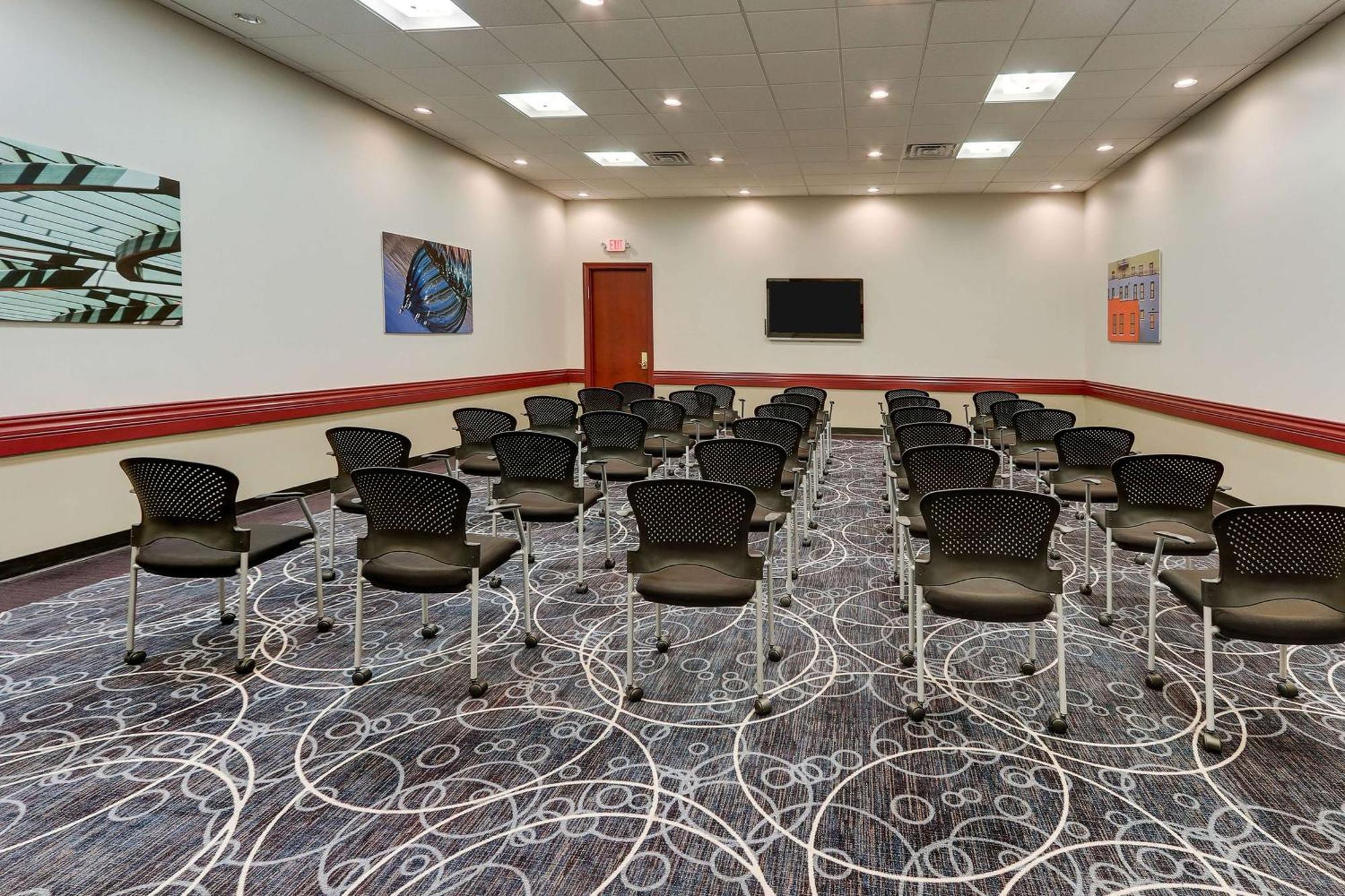 Doubletree By Hilton St. Louis Forest Park Εξωτερικό φωτογραφία