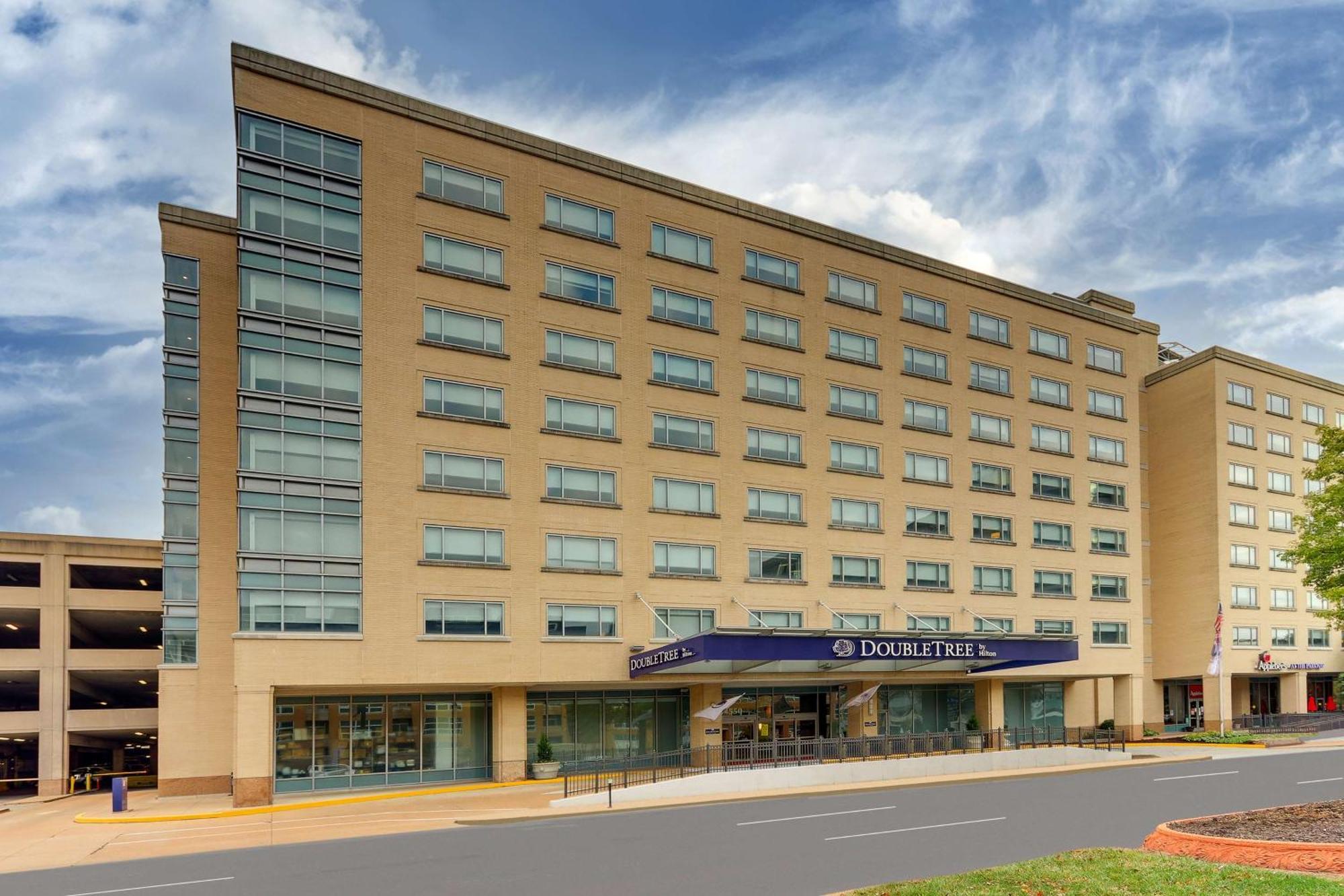 Doubletree By Hilton St. Louis Forest Park Εξωτερικό φωτογραφία