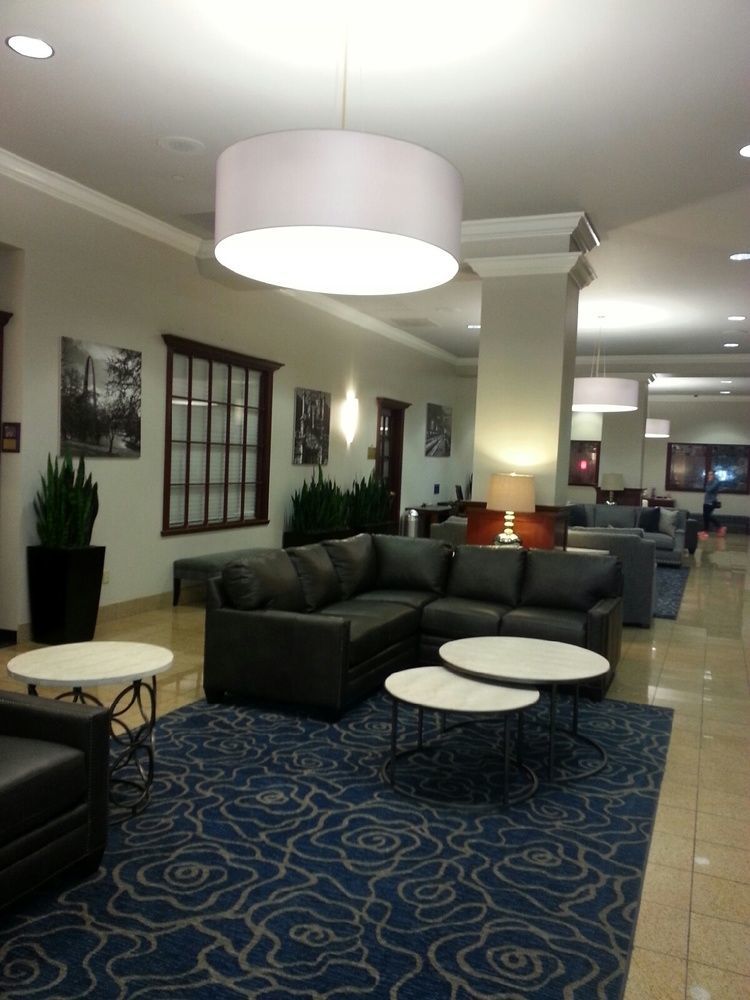 Doubletree By Hilton St. Louis Forest Park Εξωτερικό φωτογραφία